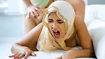 Getting my hijab-wearing girlfriend to have orgy despite cultural confinements